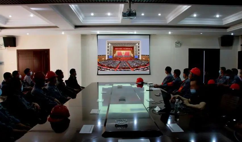 學習二十大、永遠跟黨走、奮進新征程！楚勝集團組織全體